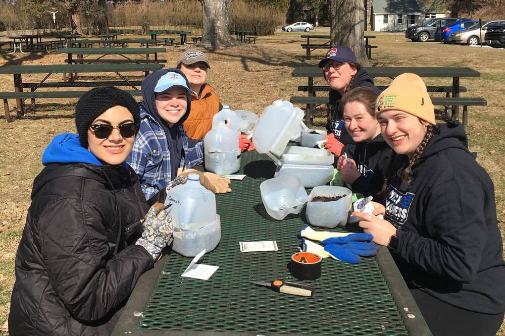 Community Service 2 Spring Break Workfest