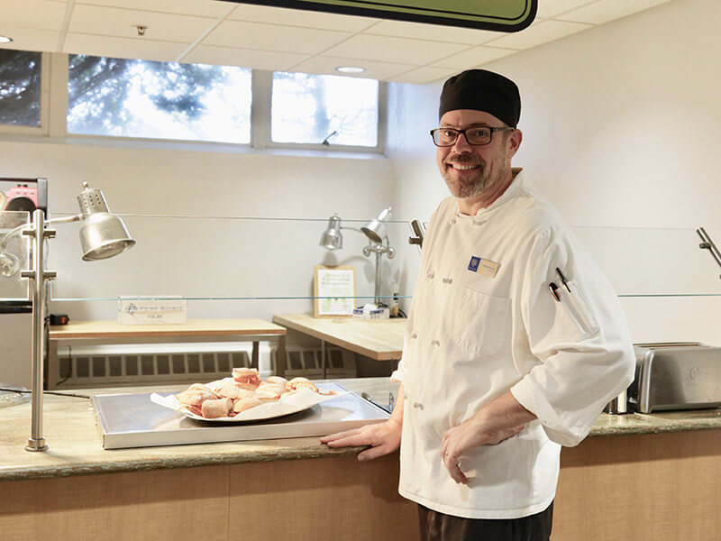 chef-gluten-free-station Chef at Gluten- free Station