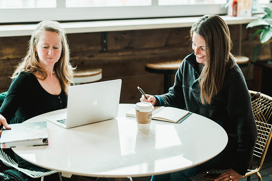 Online students collaborating on an assignment.