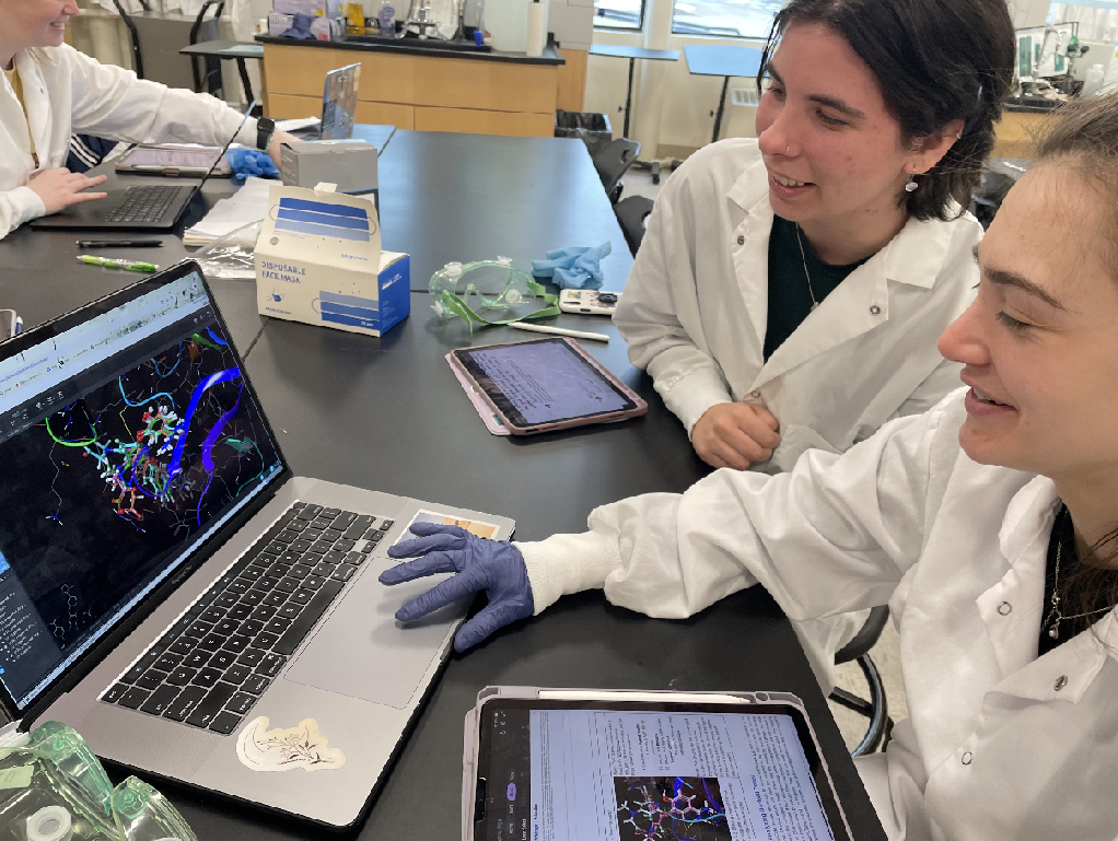 Pre-Pharm-Option Pre-pharmacy students in lab